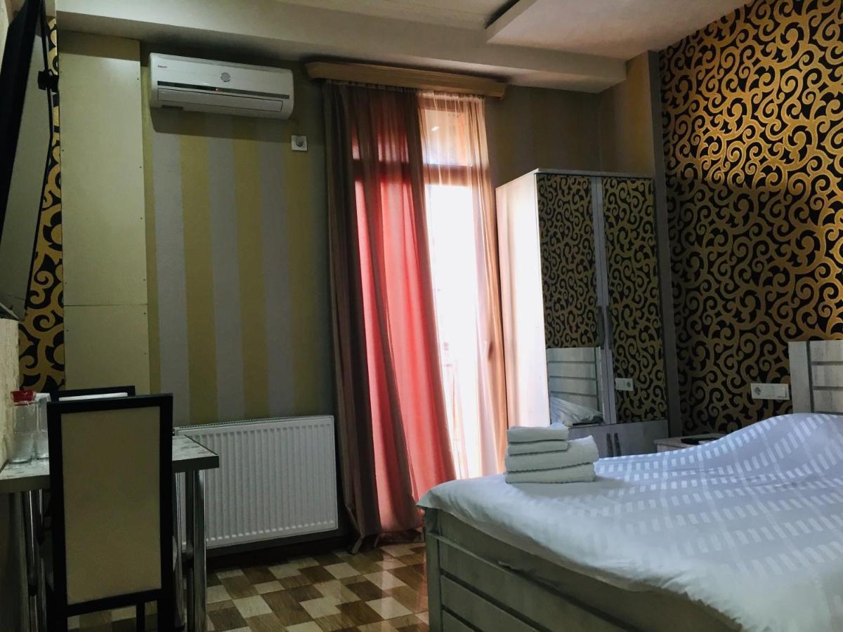 Hotel Tourist Tbilisi Exteriör bild